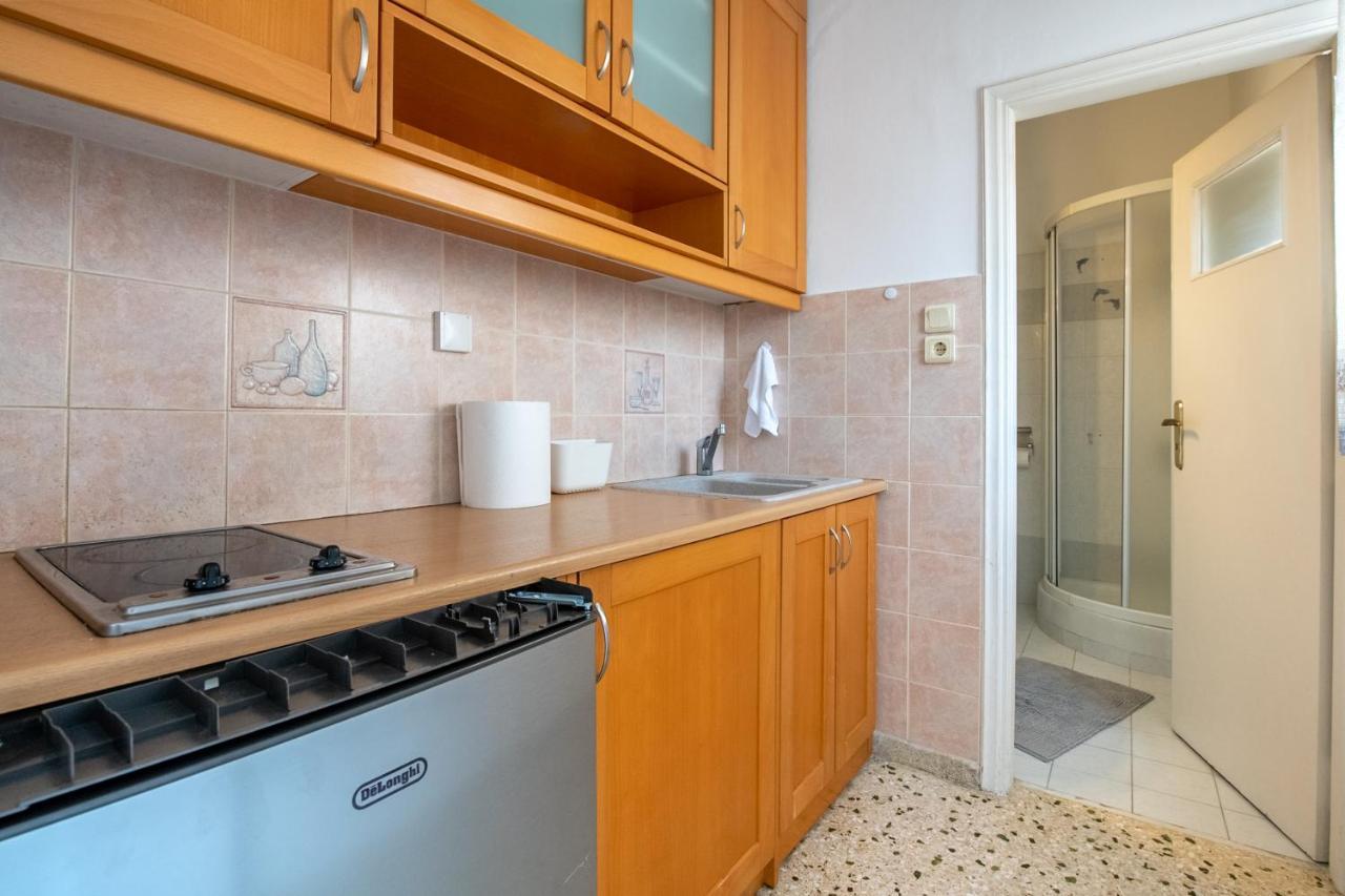 Penthouse Under Acropolis Hill Apartment Athens Exterior photo